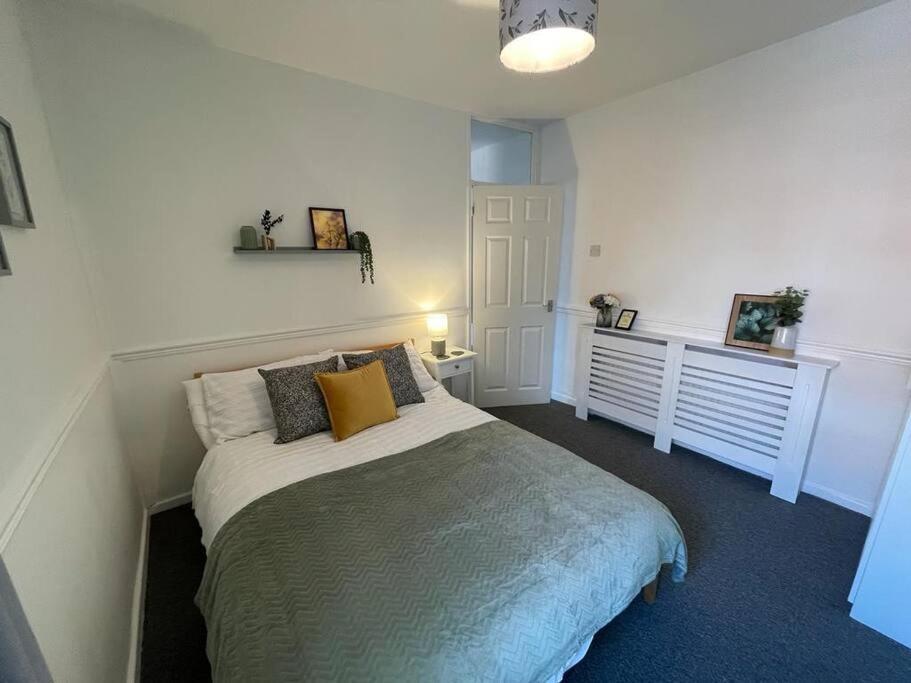 2 Bed Central Cardiff Apartment - Sleeps Five! Eksteriør bilde