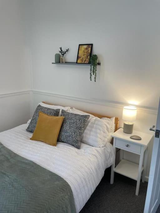 2 Bed Central Cardiff Apartment - Sleeps Five! Eksteriør bilde